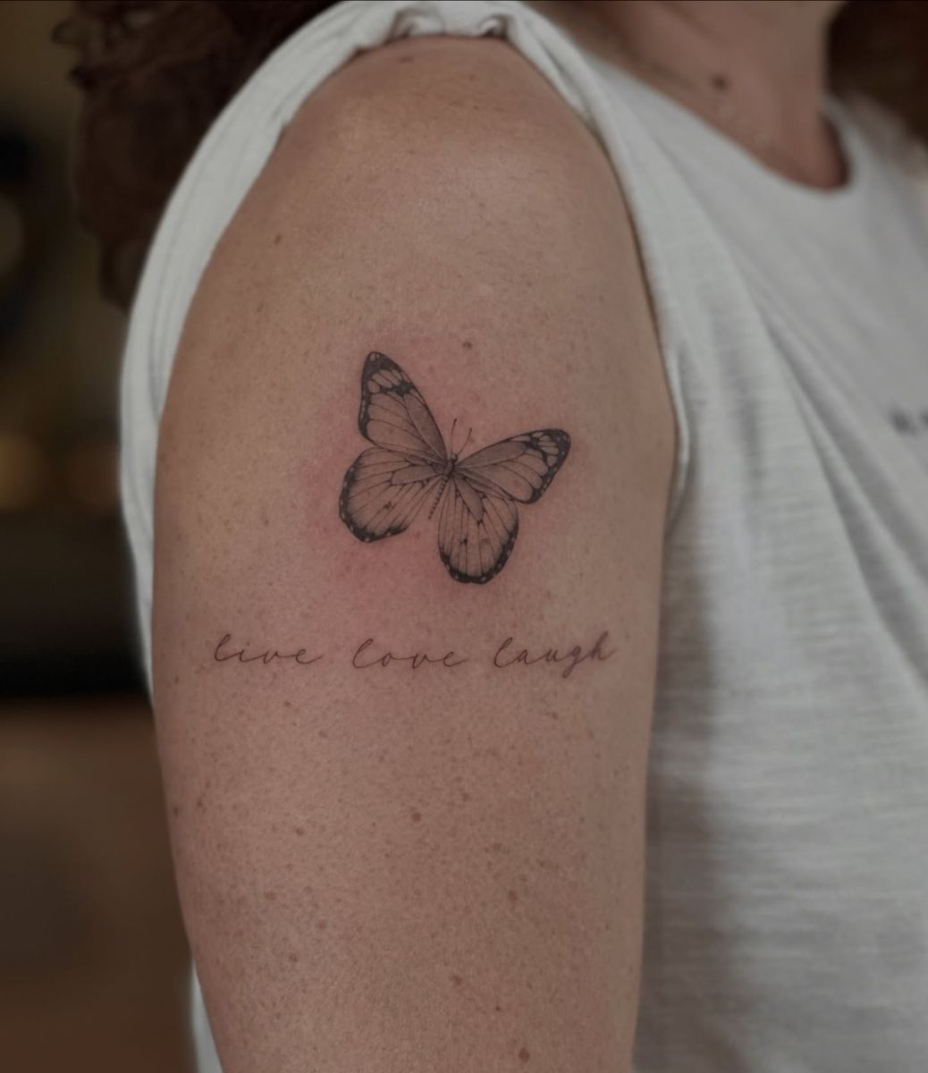 Schmetterling mit Schrift